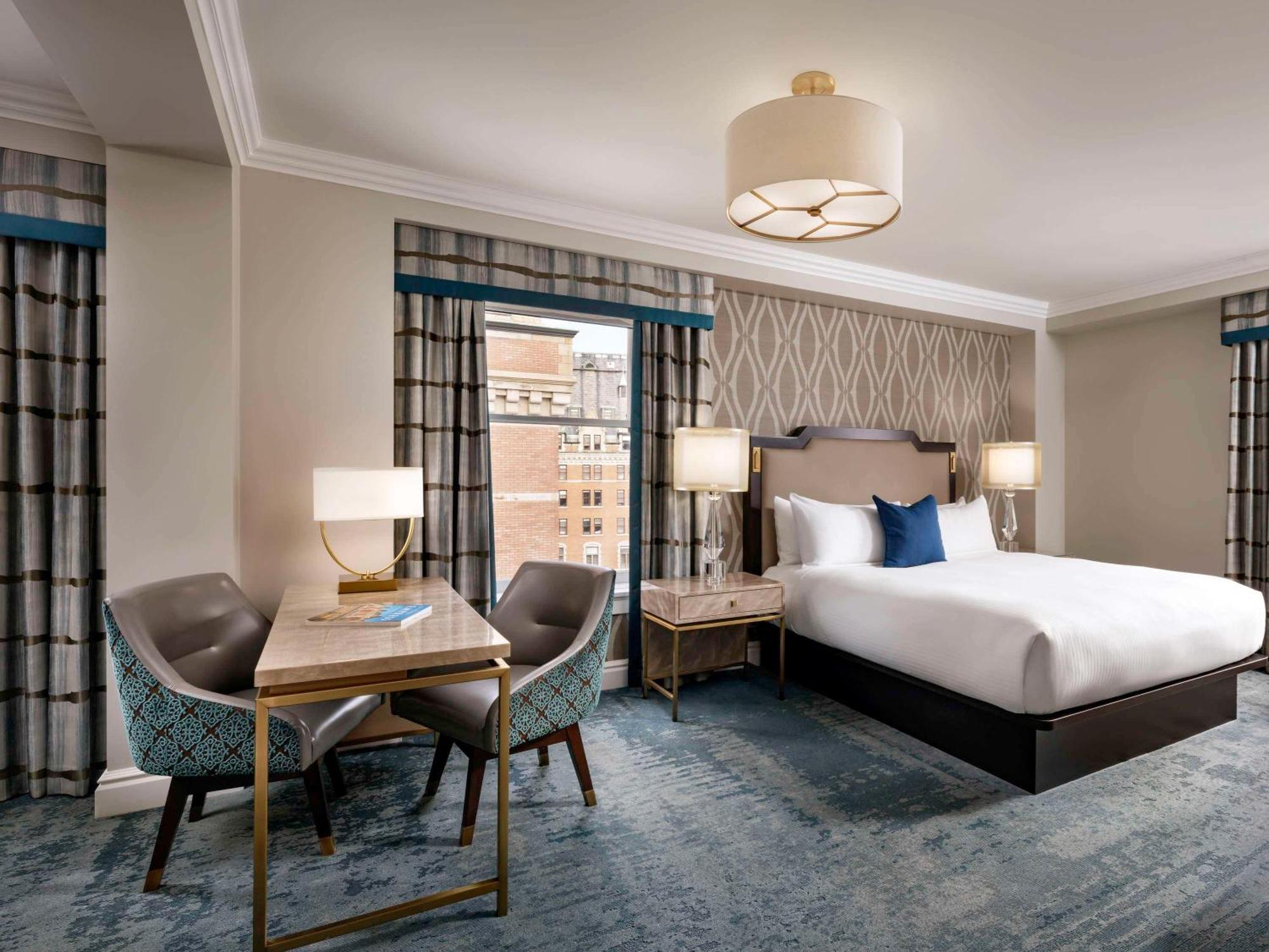ויקטוריה Fairmont Empress Hotel מראה חיצוני תמונה A guest room at The St. Regis New York